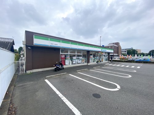 コンビニ　ファミリーマート 前橋下小出町店（コンビニ）まで114m
