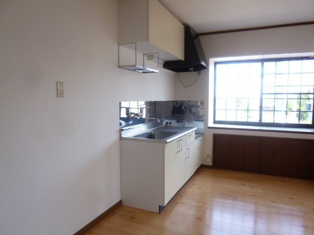 居室・リビング　同建物201号室の写真です。