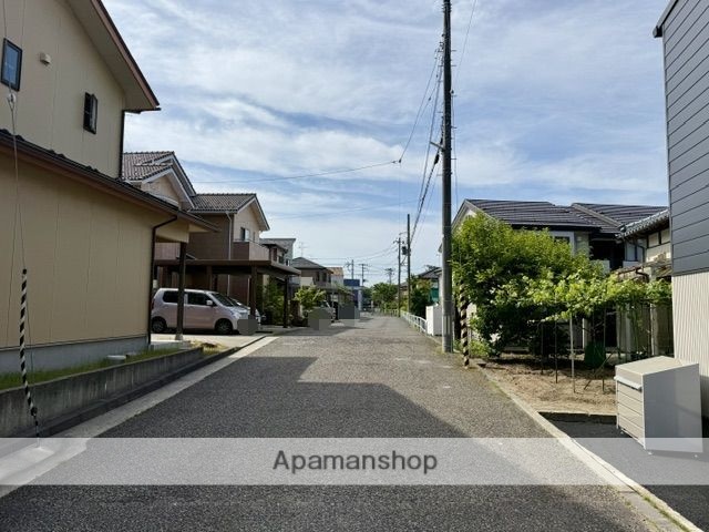 その他　東側道路（その他）まで0m
