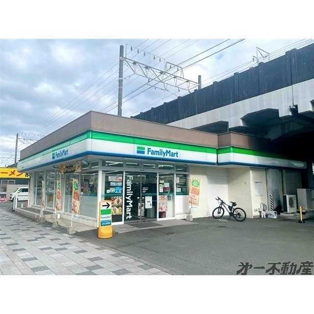 コンビニ　ファミリーマート静岡吉野町店（コンビニ）まで400m