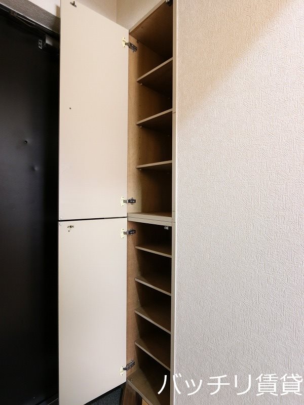 玄関　別号室イメージの為、現状を優先致します