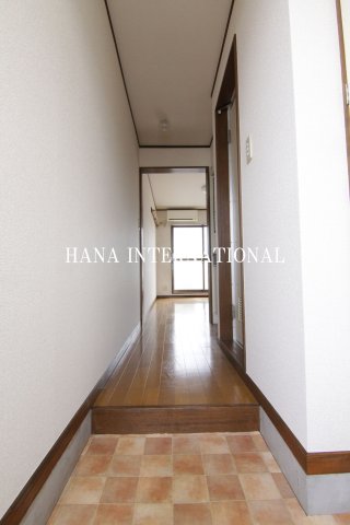 玄関　同物件別部屋参考画像となり現況優先致します。