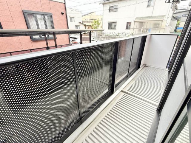 バルコニー　陽当たり良好なバルコニーです