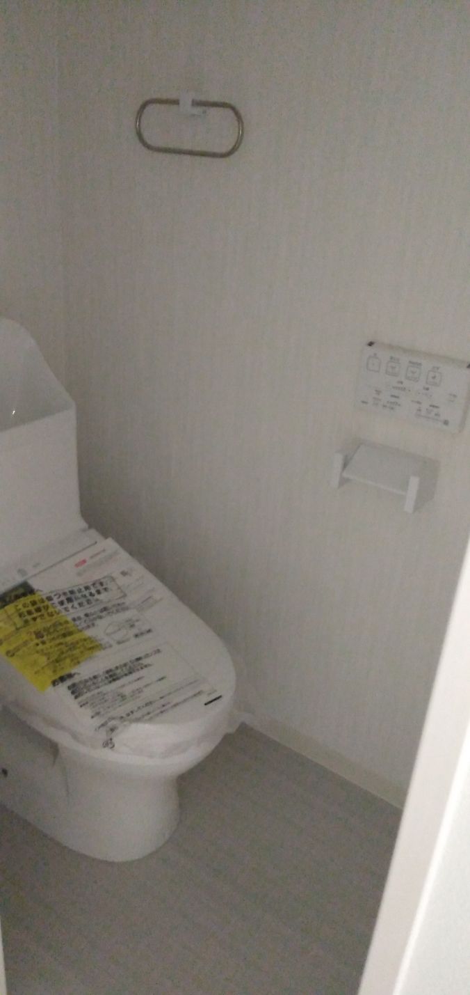 トイレ　※同マンション別室の参考写真です