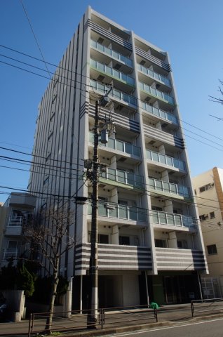 建物外観　京急大師線「川崎大師駅」徒歩4分のマンションです。