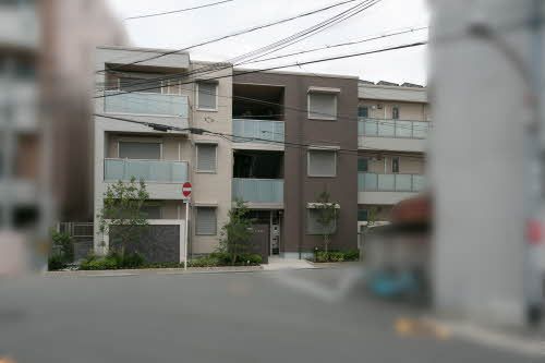 建物外観　積水ハウス施工・重量鉄骨造３階建て
