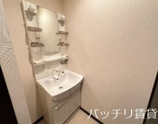 洗面設備　同型タイプの写真になります　現状優先