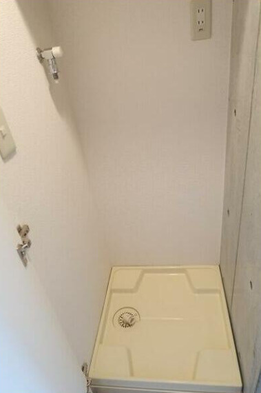 洗面設備　■室内洗濯機置き場