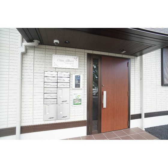 その他　共用エントランスにはオートロックあり