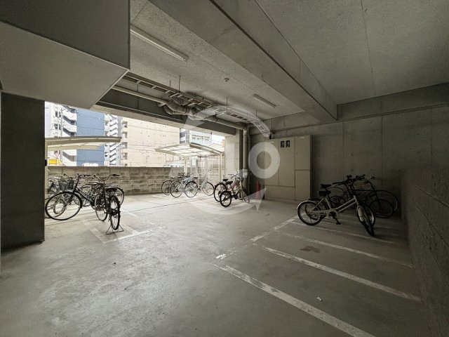 駐車場　グランエイト中津　駐輪場