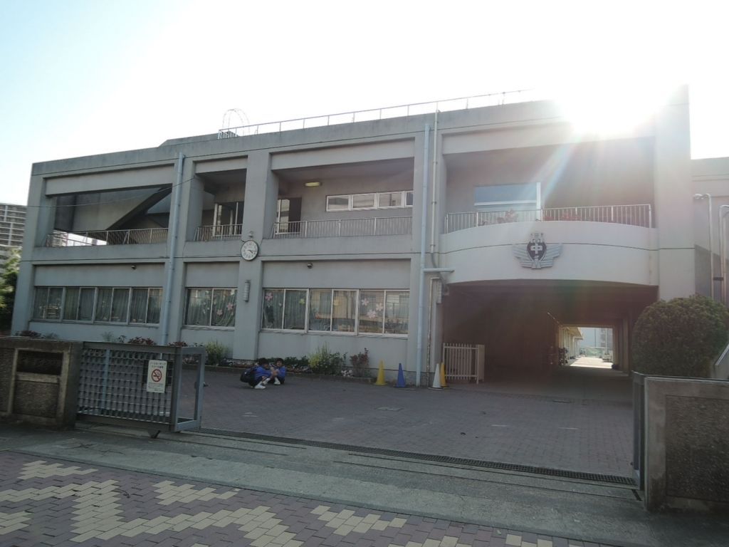 中学校　川崎市立高津中学校（中学校）まで420m