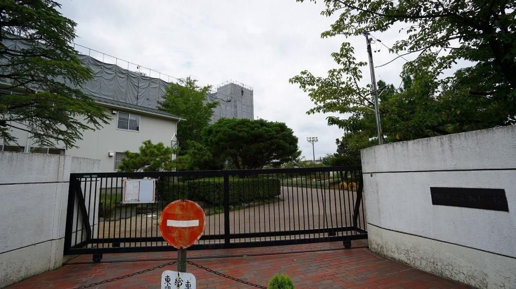 小学校　川崎市立久本小学校（小学校）まで350m