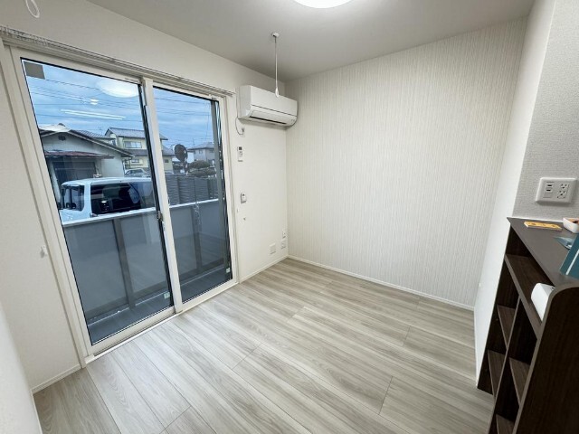 居室・リビング　同物件別部屋の写真転用