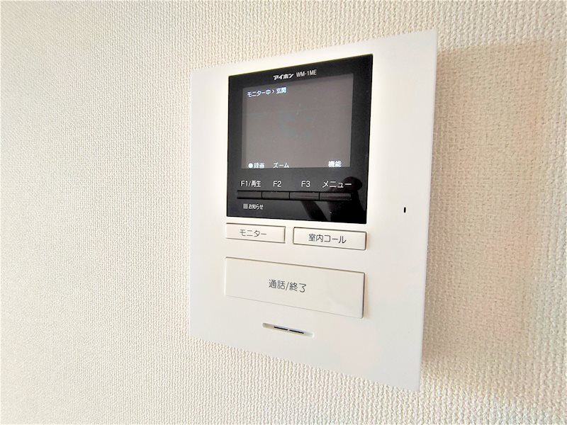 セキュリティ　(イメージ)モニター付きインターフォンを採用し防犯対策。