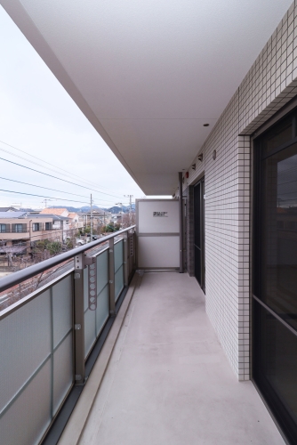 バルコニー　類似物件の写真を使用しています。現況と異なる場合があります。