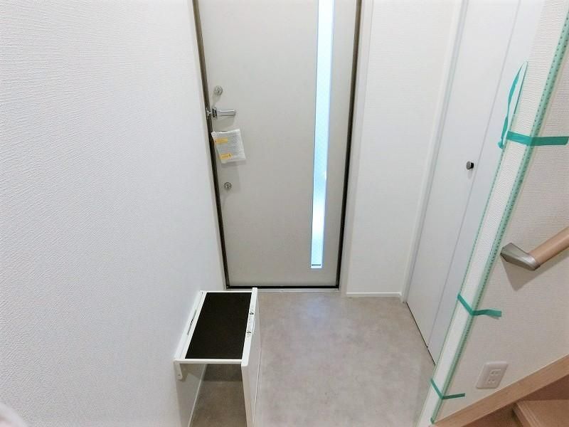 玄関　参考写真（同物件別部屋）
