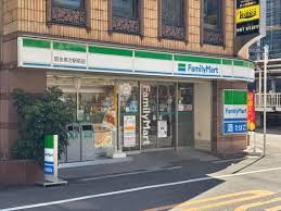 コンビニ　ファミリーマート 西中島南方店（コンビニ）まで755m