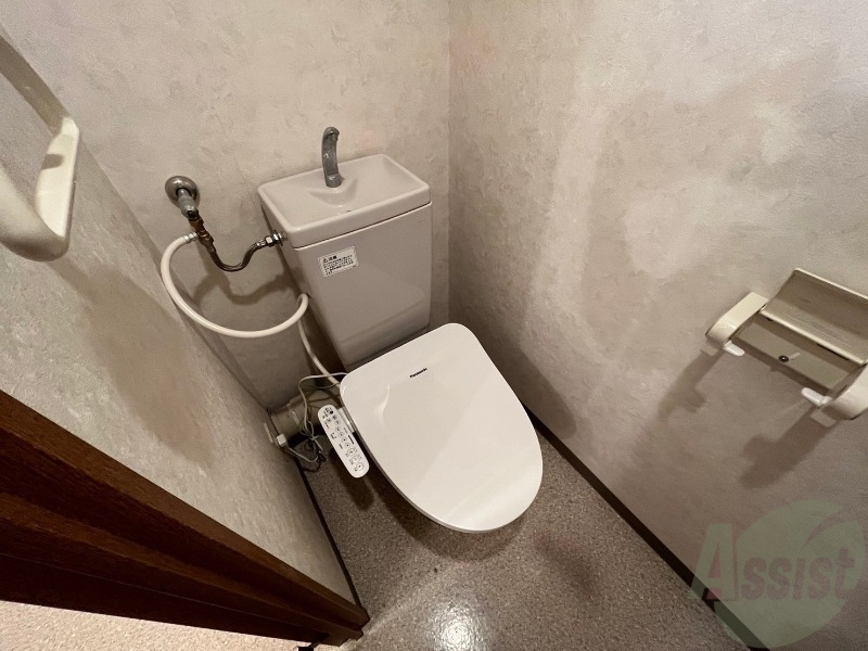 トイレ　こちらはトイレです。清潔感があり、安心して使用できます。