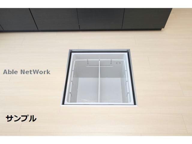 収納　※同型タイプ参考写真