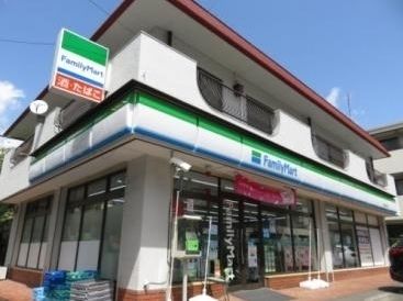 コンビニ　ファミリーマート田園都市鷺沼店（コンビニ）まで580m
