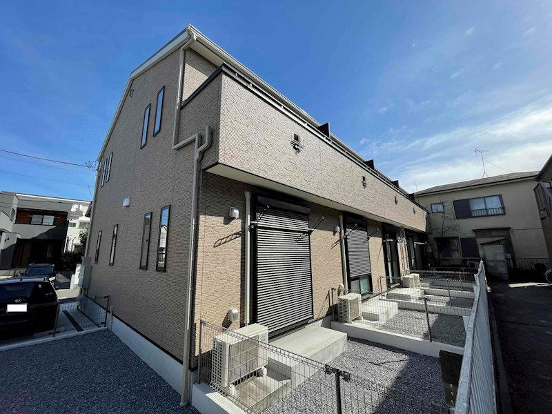 建物外観　専用庭つき