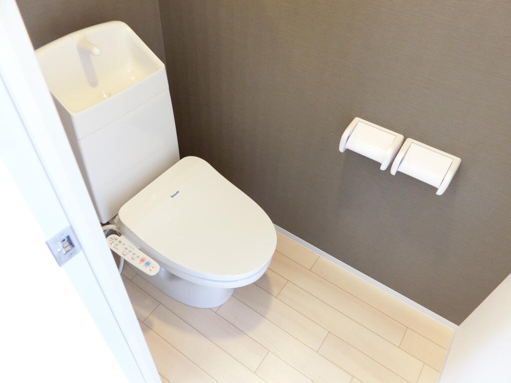 トイレ　同施工会社別物件(同タイプ間取り)の写真です。