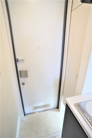 玄関　シューズボックスがあり玄関は広く使えますよ