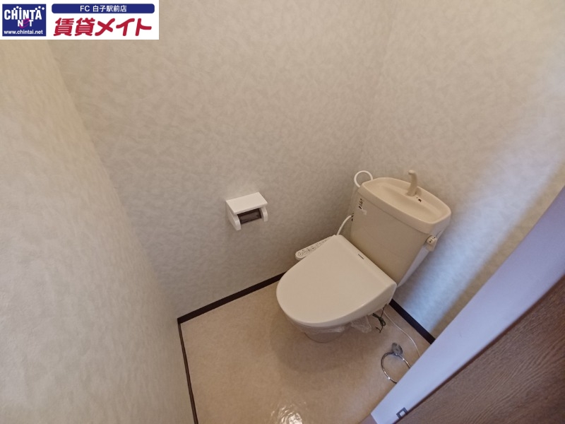 トイレ　別部屋参考写真となります。
