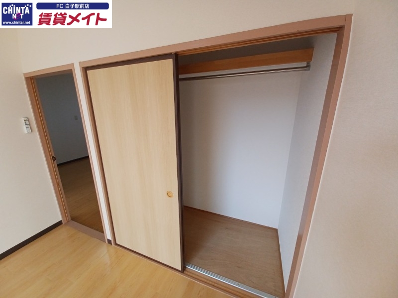 収納　別部屋参考写真となります。