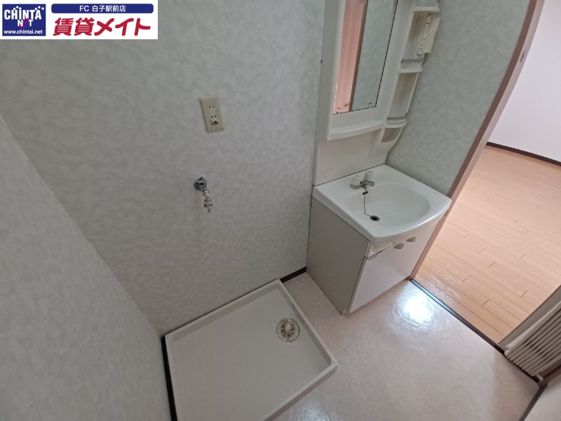 洗面設備　別部屋参考写真となります。