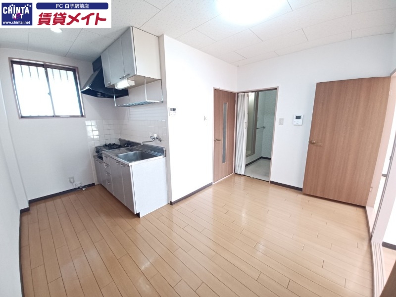 居室・リビング　別部屋参考写真となります。