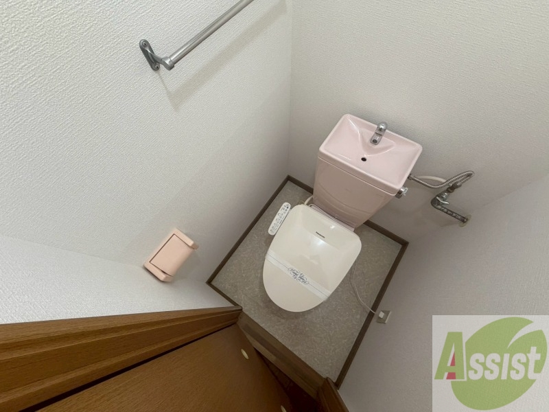 トイレ　こちらはトイレです。清潔感があり、安心して使用できます。