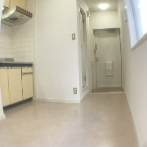 居室・リビング　床色が明るい色合いで綺麗です！