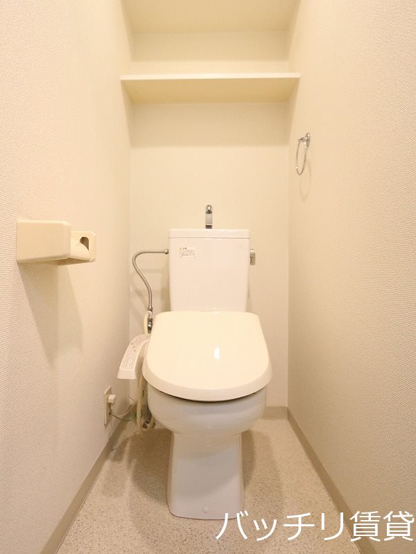 トイレ　写真は別号室イメージの為、現況を優先致します。