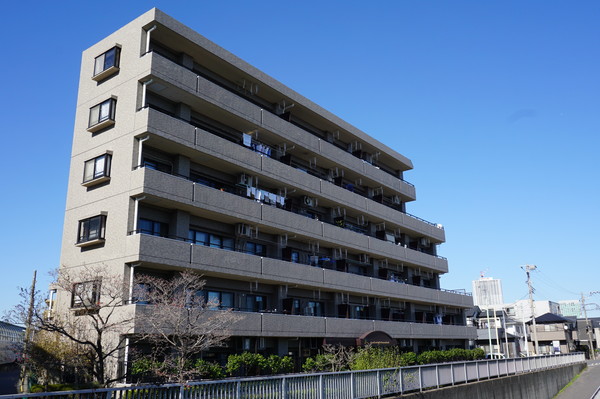 建物外観　オートロック付き！