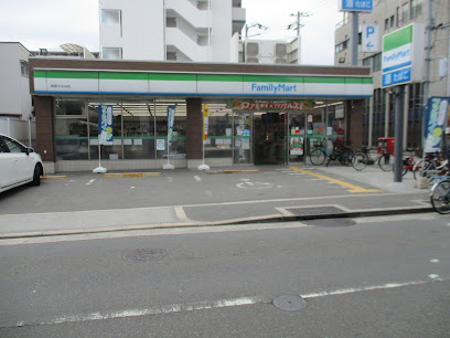 コンビニ　ファミリーマート 城東えなみ店（コンビニ）まで696m