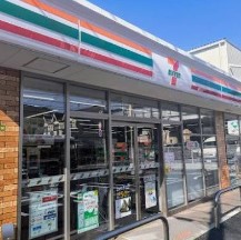 コンビニ　セブンイレブン世田谷北烏山9丁目店（コンビニ）まで220m
