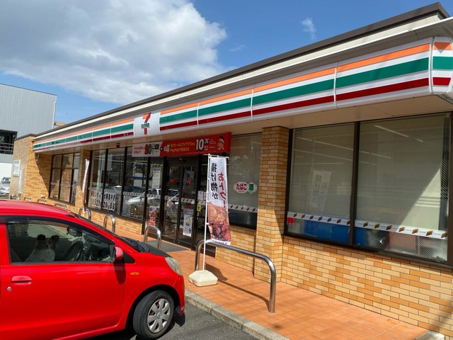 コンビニ　セブンイレブン新宿1丁目店（コンビニ）まで126m