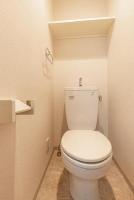 トイレ　※写真は同タイプ住戸です。