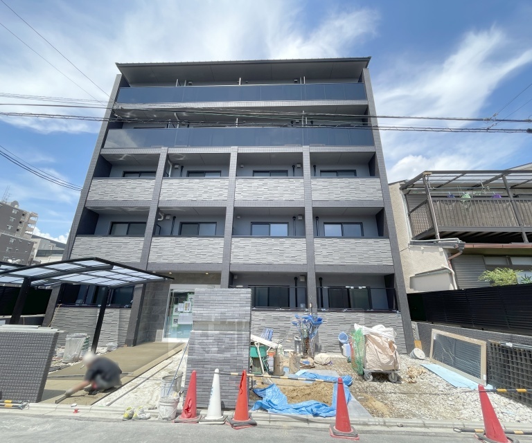 建物外観　・建築中