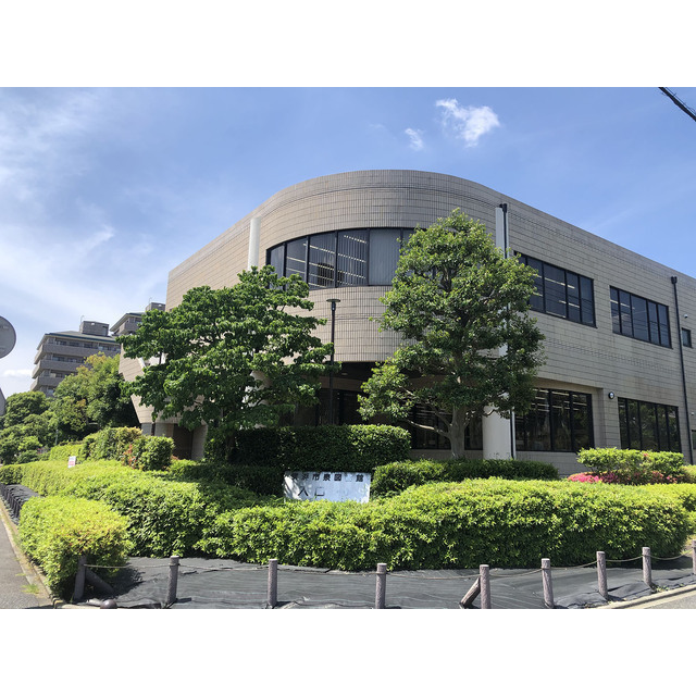 図書館　横浜市泉図書館（図書館）まで400m