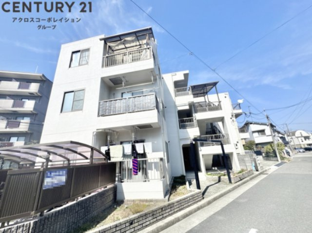 建物外観　敷地内に駐車場・駐輪場あります！