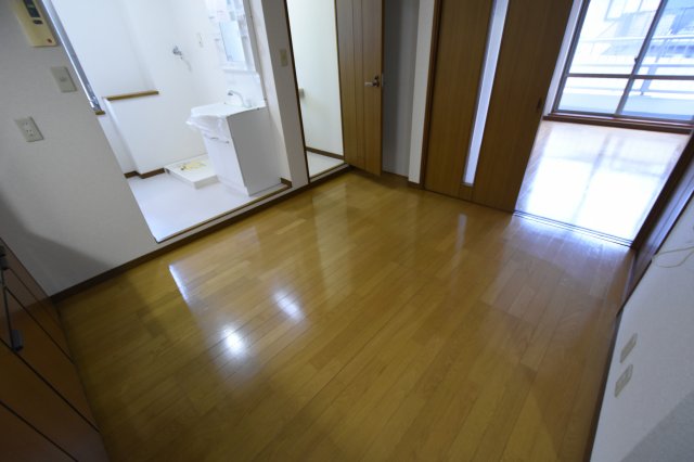 居室・リビング　角部屋住戸で過ごしやすく、オススメです！