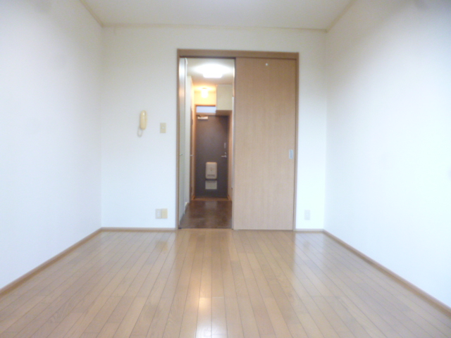 居室・リビング　室内内観