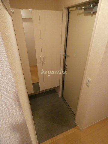 玄関　※別号室の写真になります。