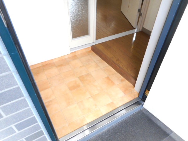 玄関　＊イメージです／同タイプのお部屋です