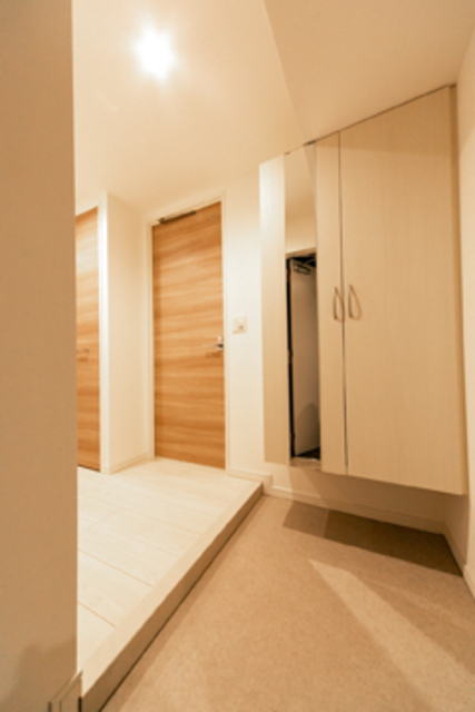 玄関　※写真は同タイプ住戸です。