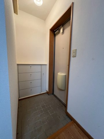 玄関　シューズボックス付きの玄関です
