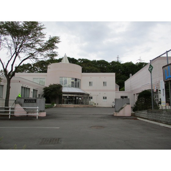 中学校　苫小牧市立啓北中学校山なみ分校（中学校）まで803m