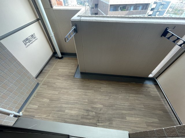 バルコニー　暖かな日差しのふりそそぐバルコニー